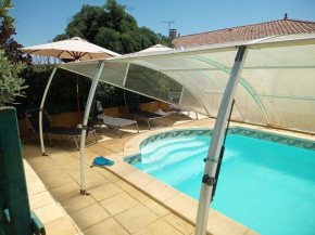 Logement cosy classé avec piscine et près de la mer